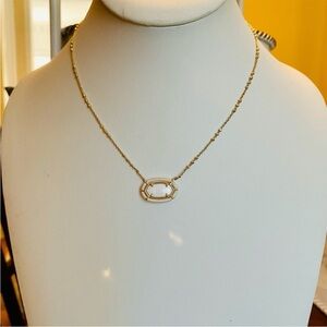 Kendra Scott necklace